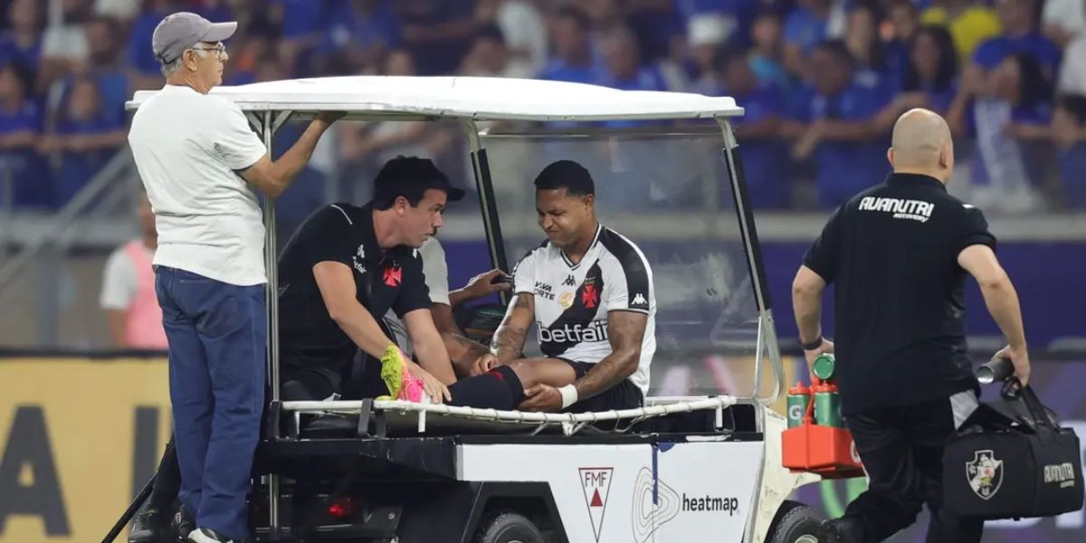 David saiu lesionado no jogo contra o Cruzeiro (Reprodução: Gilson Lobo/AGIF)