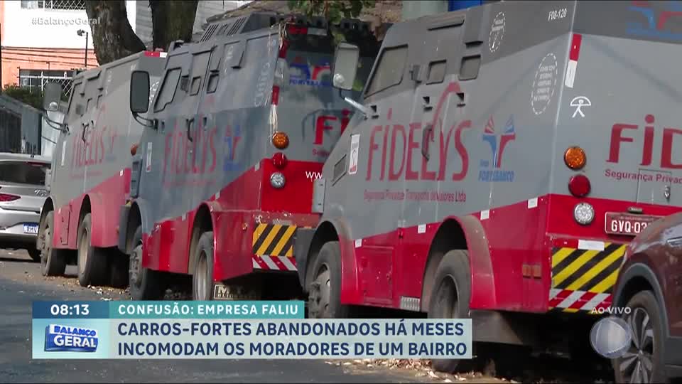 Balanço Geral denuncia abandono de carros fortes em BH (Foto Reprodução/Record)