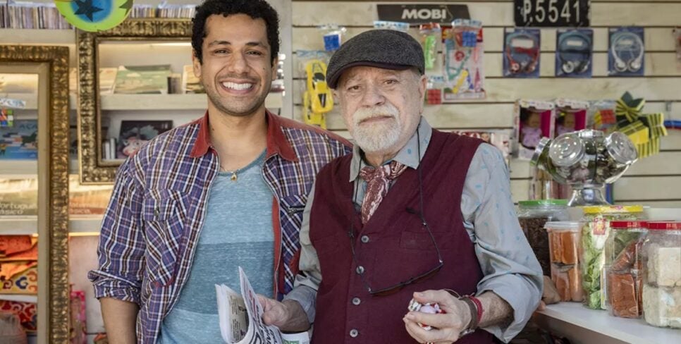 Chico (Amaury Lorenzo) e seu pai, seu Moreira (Tonico Pereira) - (Foto: Reprodução/ Divulgação, TV Globo)