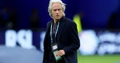 Jorge Jesus diz ‘sim’ pra comandar time gigante do Brasil em 2025  (Foto: Yasser Bakhsh/Getty Images)