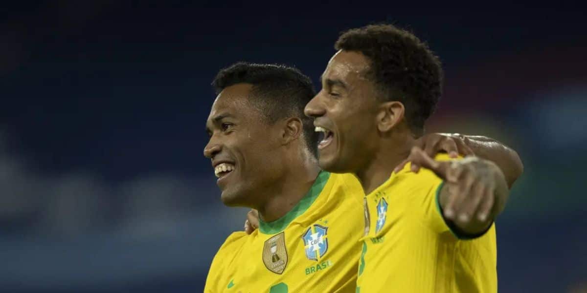 Danilo e Alex Sandro parceiros na Juventus e na seleção (Reprodução: Lucas Figueiredo)