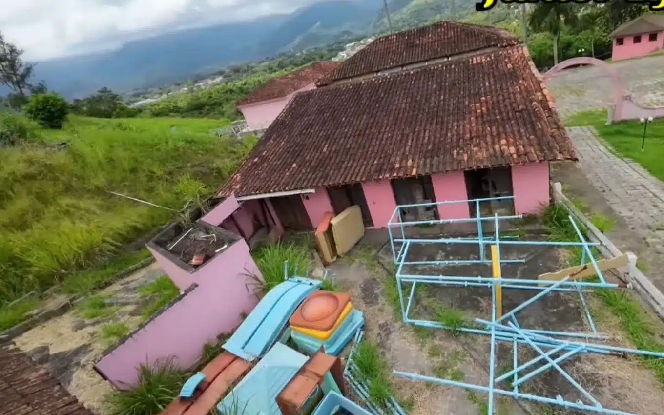 Casa Rosa onde Xixa morou por 15 anos - Foto: Internet