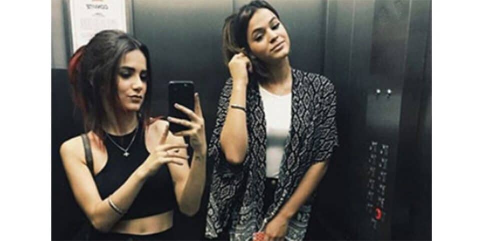 Bruna Marquezine e Manu Gavassi são amigas de longa data (Foto: Internet)