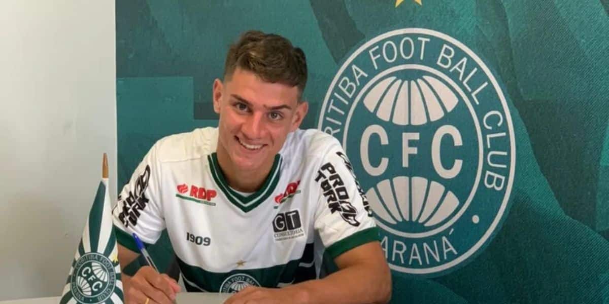 Natanael renovou com o Coritiba em 2021 (Reprodução: Coritiba/Divulgação)