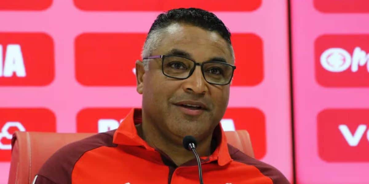 Roger Machado pediu a renovação do lateral (Reprodução: Bruno Ravazzolli)