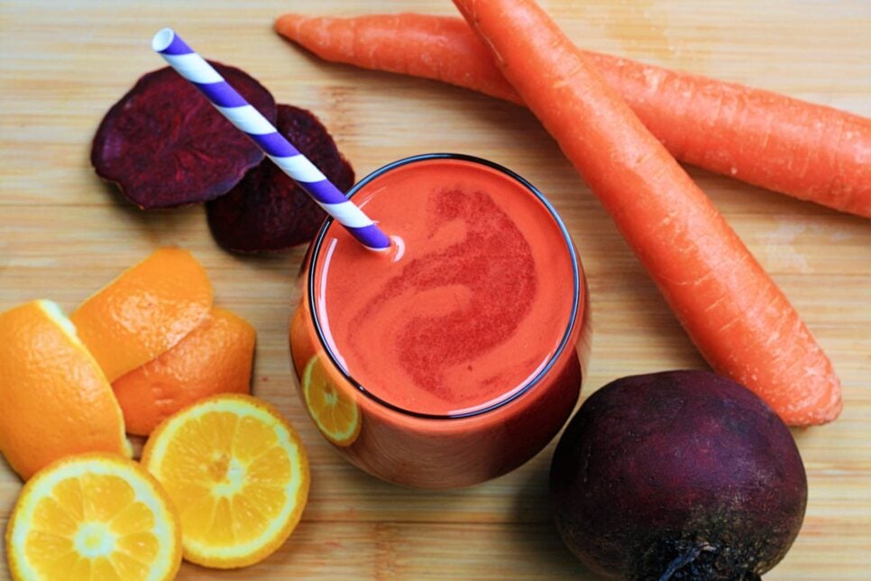 Suco de beterraba com cenoura e laranja (Foto: Reprodução/ Internet)