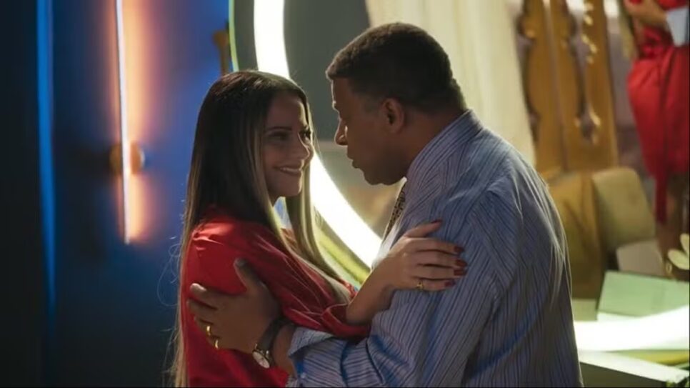 Rosana (Viviane Araújo) e Edson (Aílton Graça) - (Foto: Reprodução/ TV Globo)