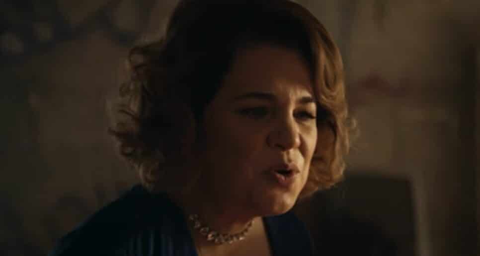 Violeta manda capanga sabotar ônibus de Jayme (Foto: Reprodução/ Globo)