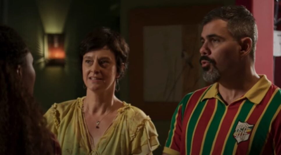 Tereza e Jayme em cena do confronto com sobrinha de Osmar (Foto: Reprodução/ TV Globo0