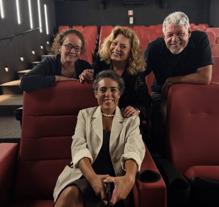 Renée de Vielmond com Vera Fischer, Antonio Grassi e Julia Barreto — Foto: reprodução/ instagram