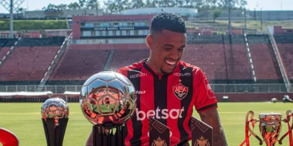 Alerrandro conquistou vários troféus individuais em 2024 (Reprodução: Instagram)